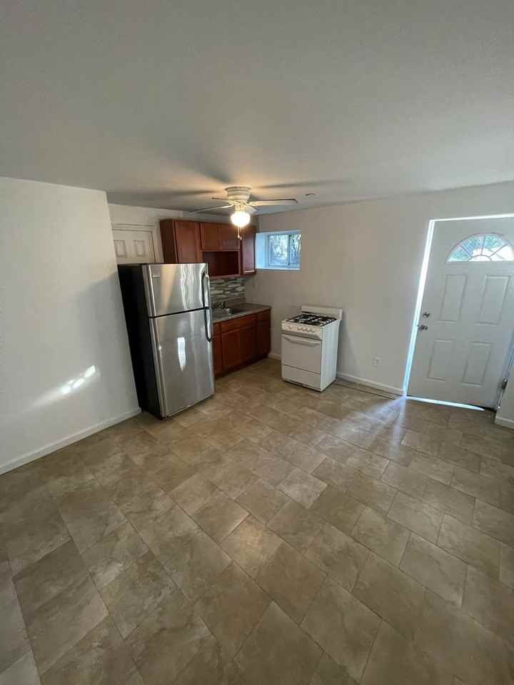 14600 Springfield Blvd - Photo 2 of 8