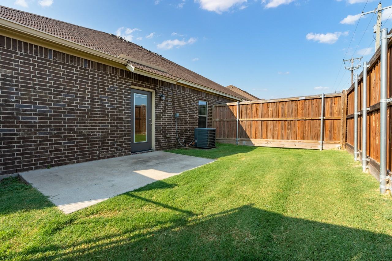 301 W Panther Way Apt 402 #NA - Photo 2 of 27