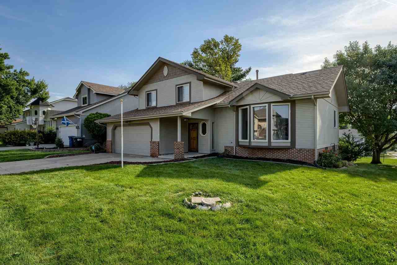 3725 S 155th St - Photo 3 of 31