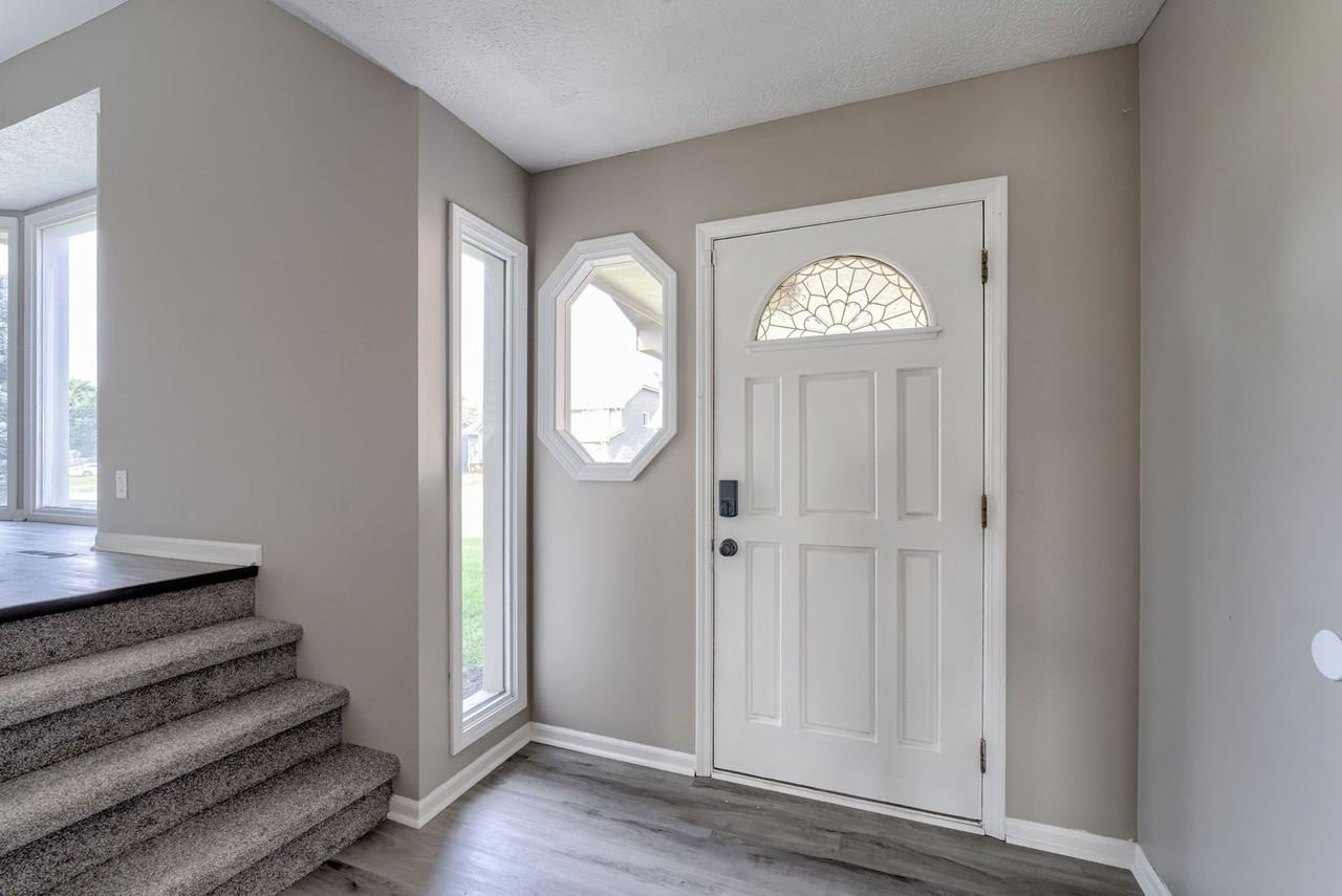 3725 S 155th St - Photo 4 of 31