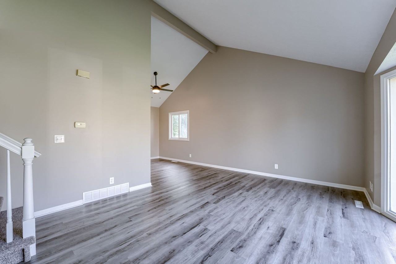 3725 S 155th St - Photo 5 of 31