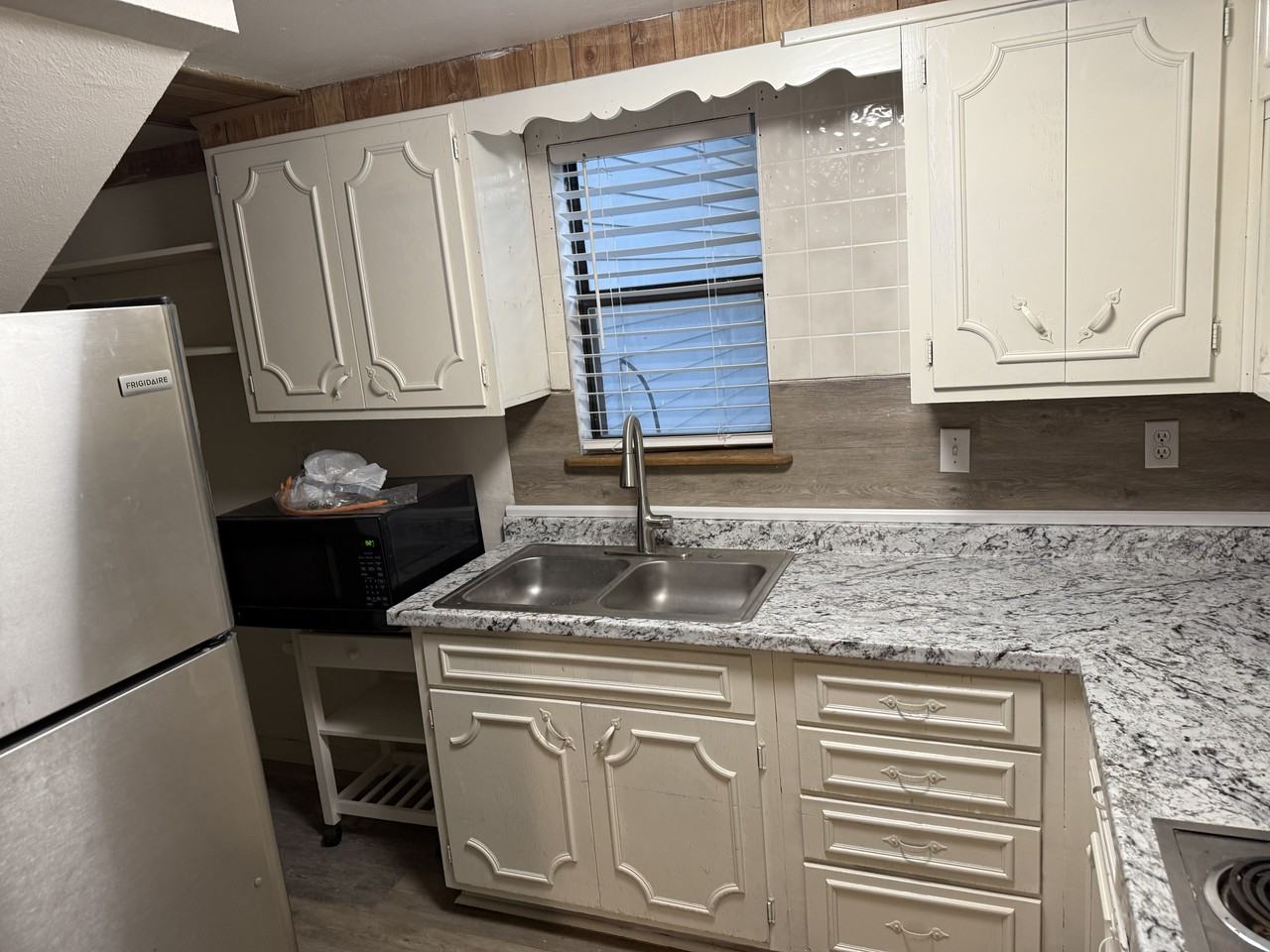 401 Murdock St #NA - Photo 2 of 11