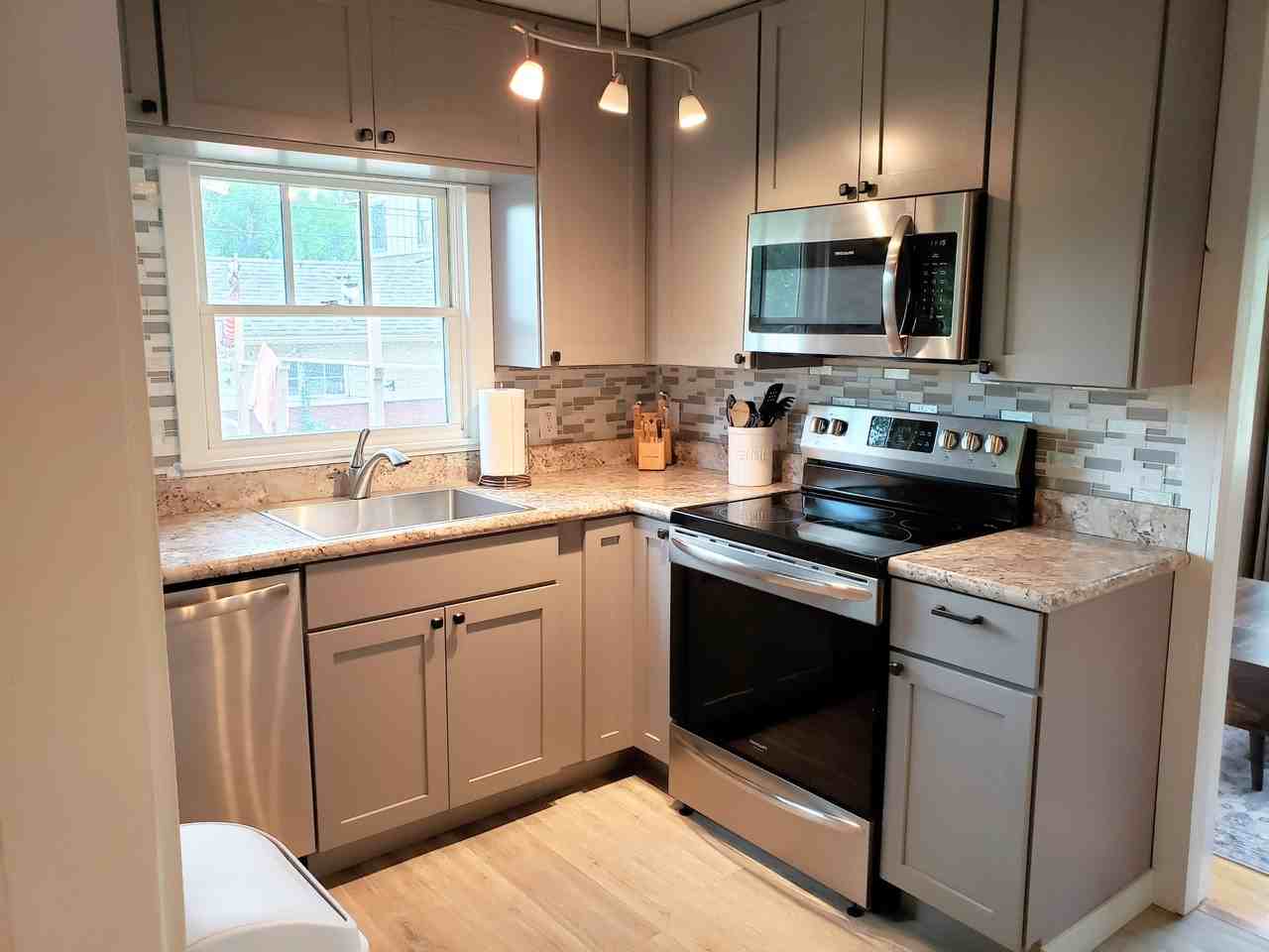 428 1/2 N 5th St #NA - Photo 6 of 7