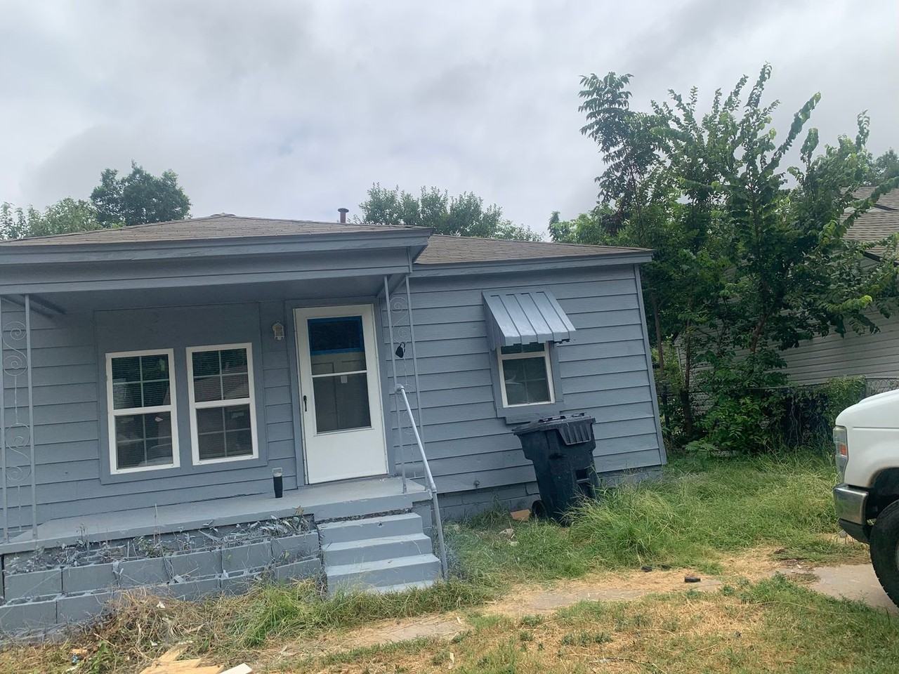 3212 S Meta Ave - Photo 2 of 10