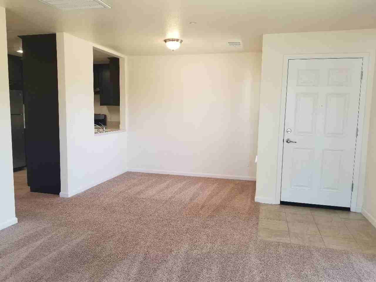 Villa Capri Apartments - Photo 2 of 6