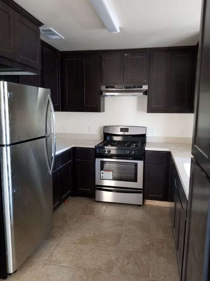 Villa Capri Apartments - Photo 3 of 6