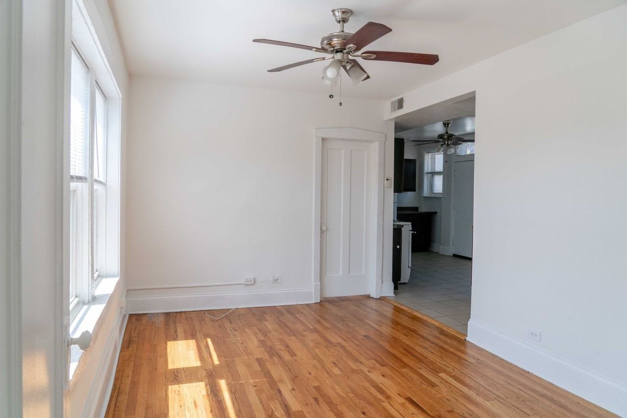 3842 W Lawrence Ave #306 - Photo 5 of 14