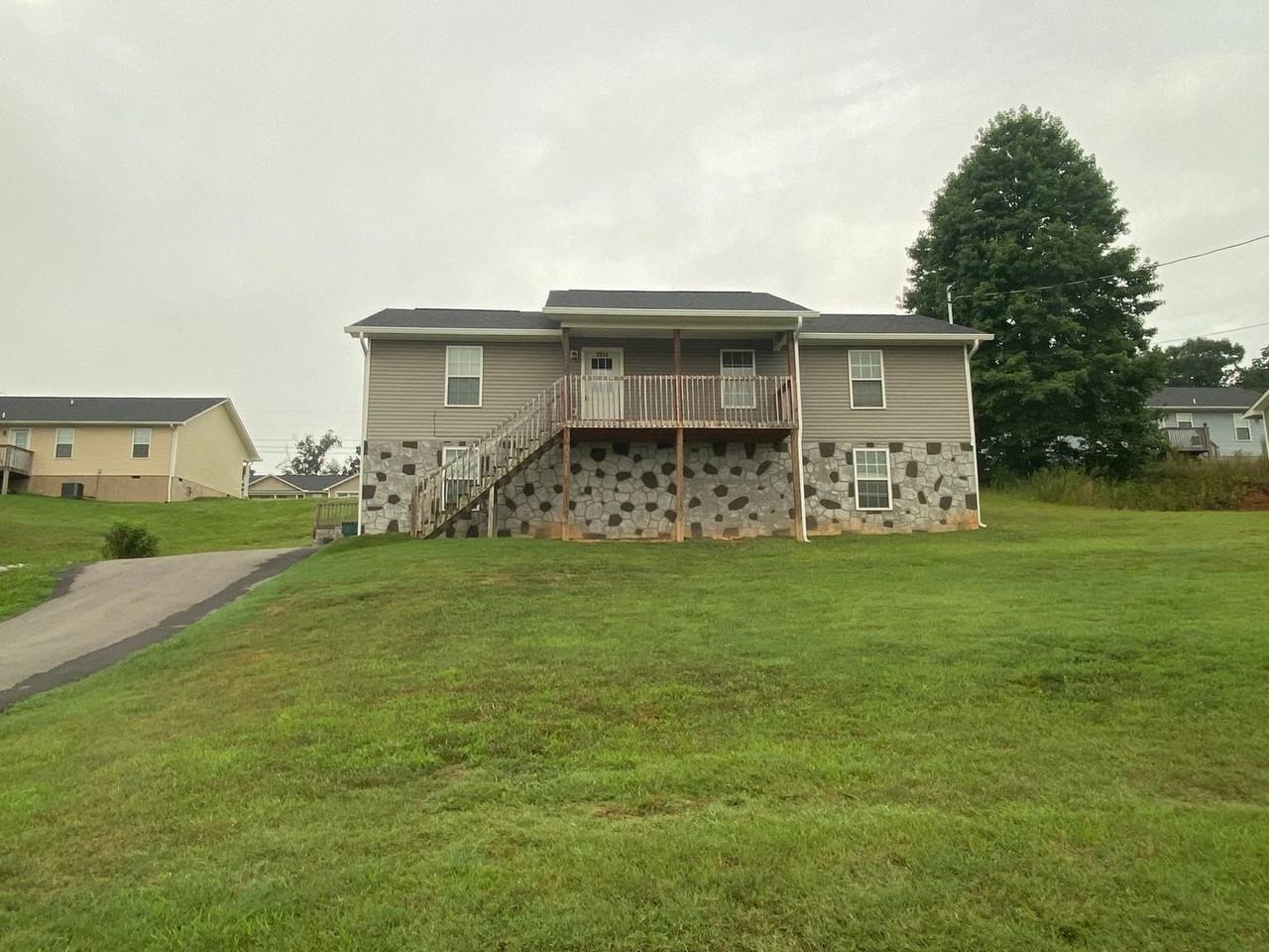 2014 Jonathon Dr - Photo 2 of 17