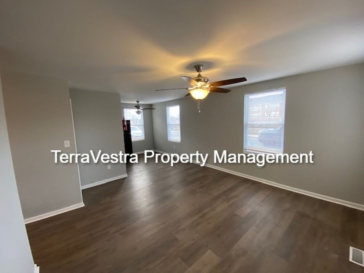 1012 School Ln - Photo 3 of 19