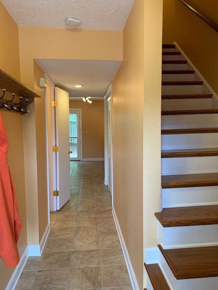 336 Loudon Rd - Photo 4 of 30