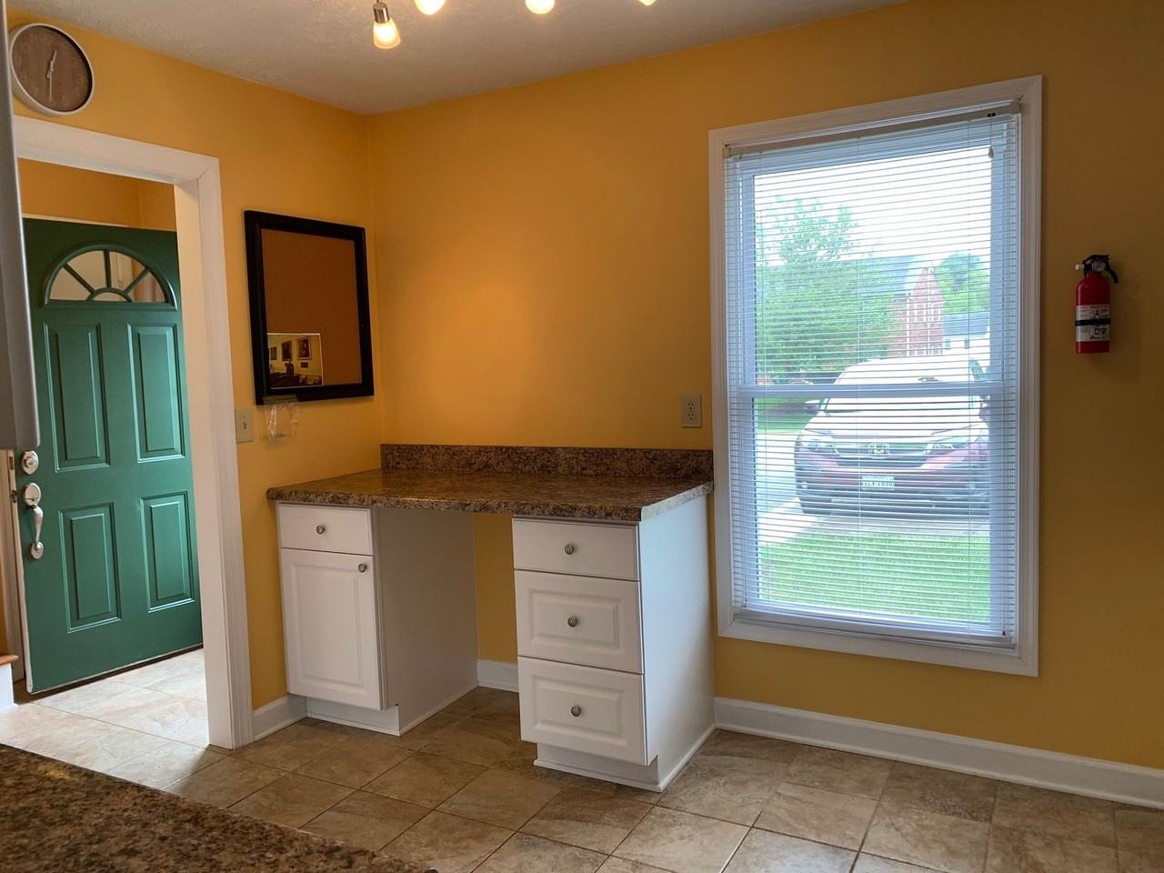 336 Loudon Rd - Photo 3 of 30