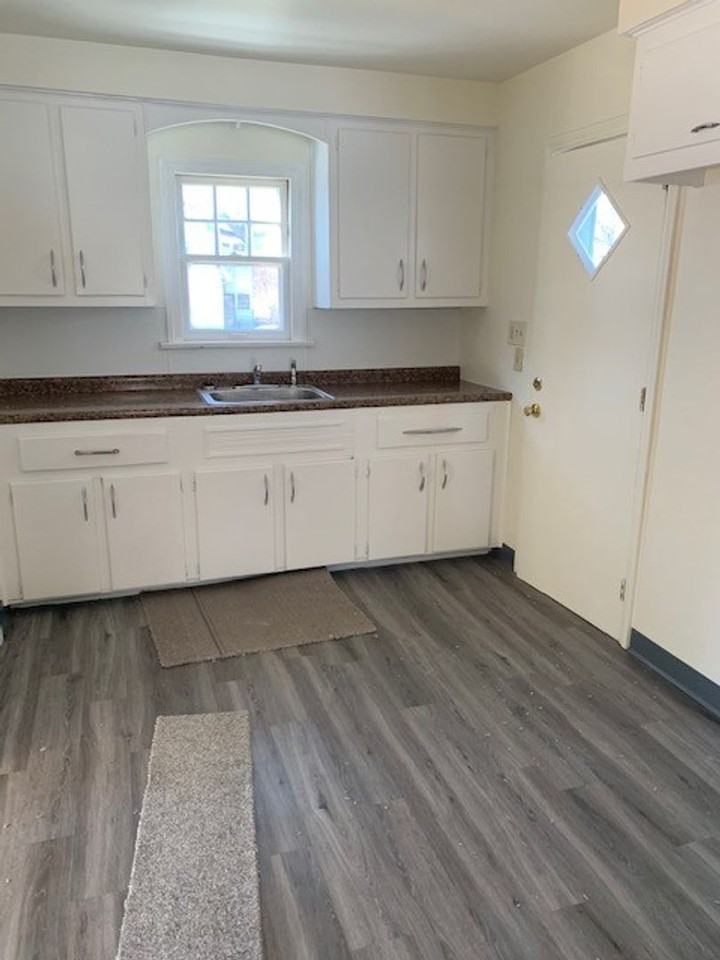 598 Cohasset Dr - Photo 2 of 9