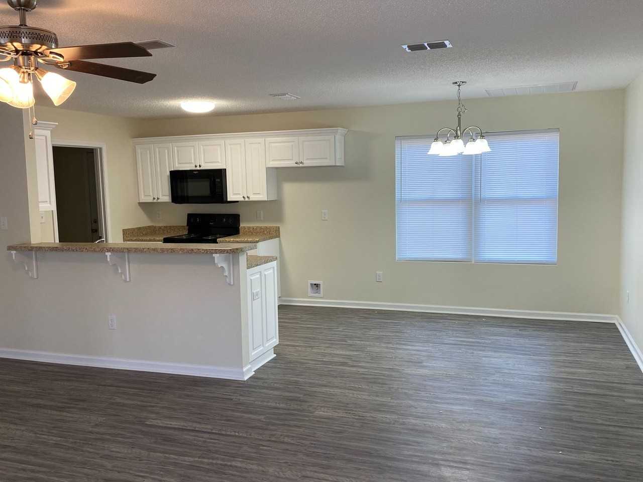 122 Twelve Oaks Ct - Photo 2 of 12