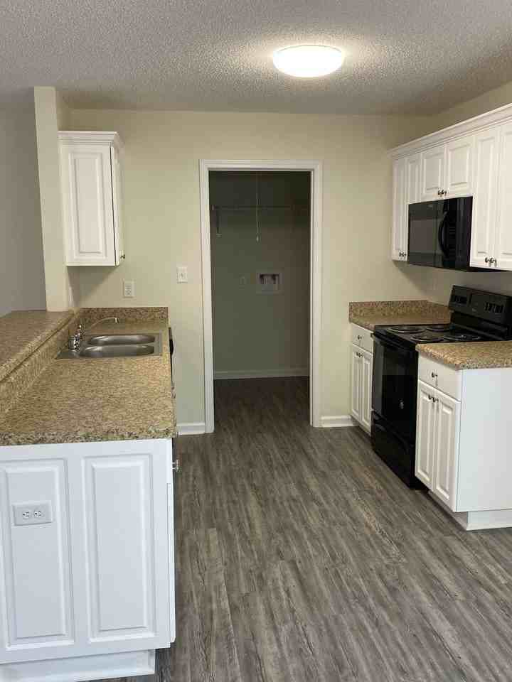 122 Twelve Oaks Ct - Photo 3 of 12