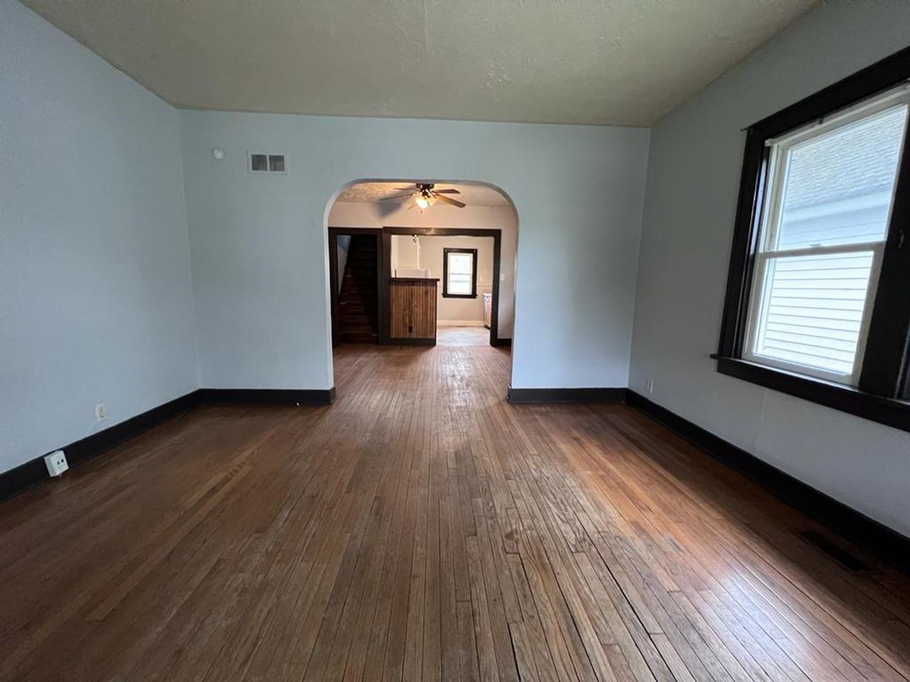 922 N Lawrence St - Photo 3 of 16