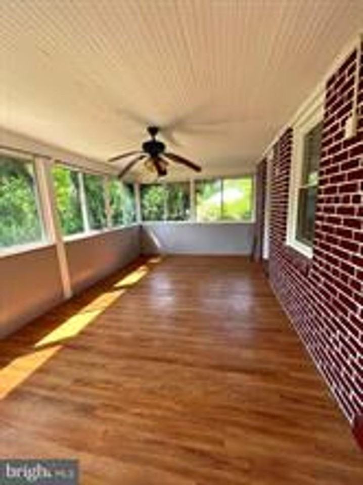 8 Mannakee St - Photo 3 of 41