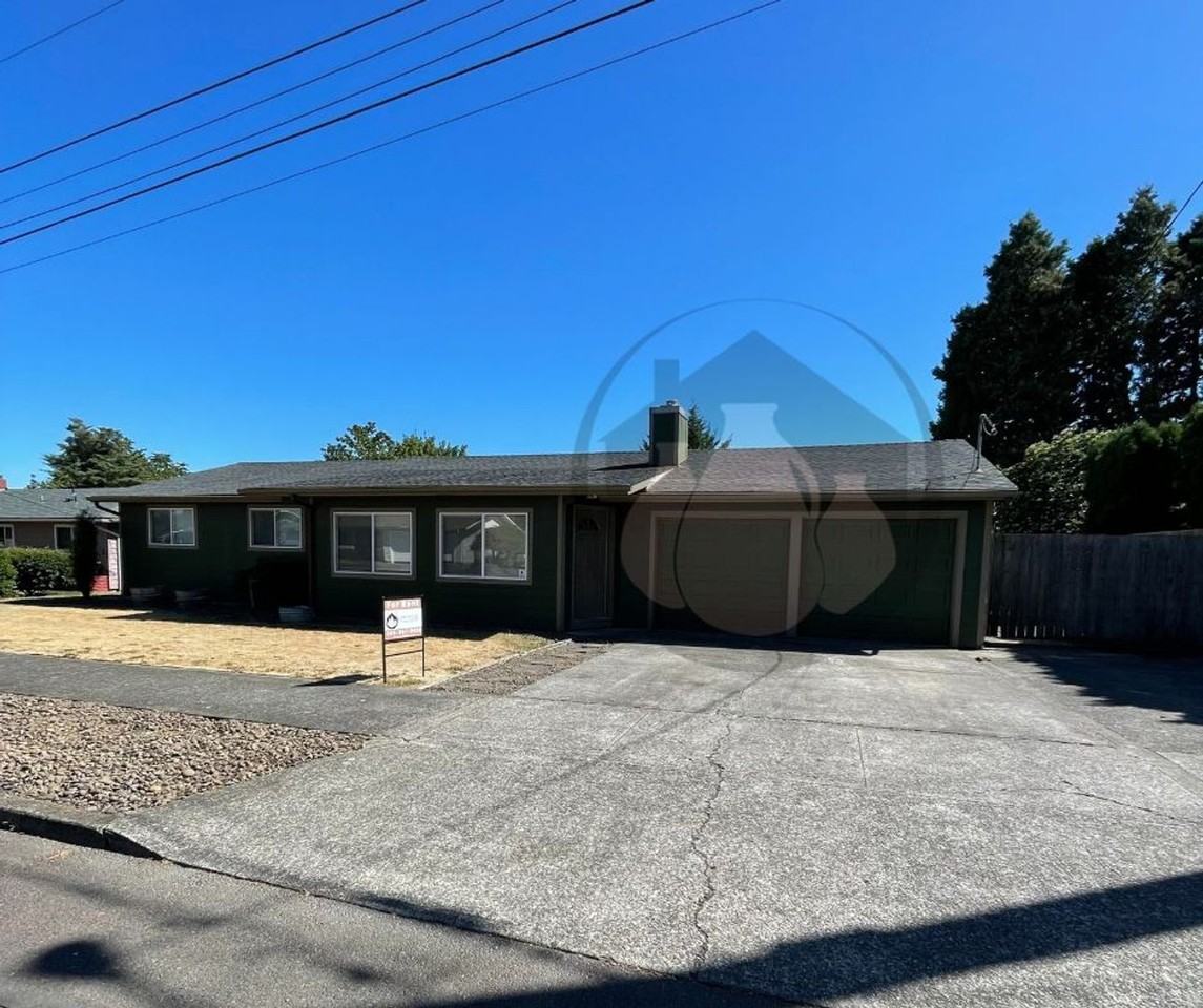 448 Garland Way N - Photo 2 of 10