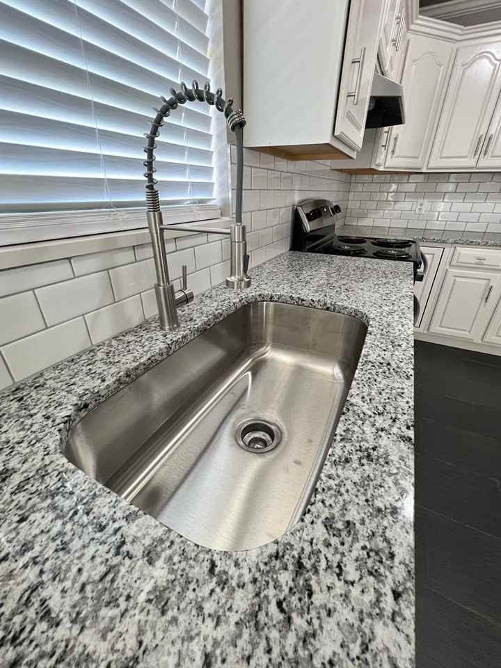 6408 Nw Oak Ave - Photo 5 of 33