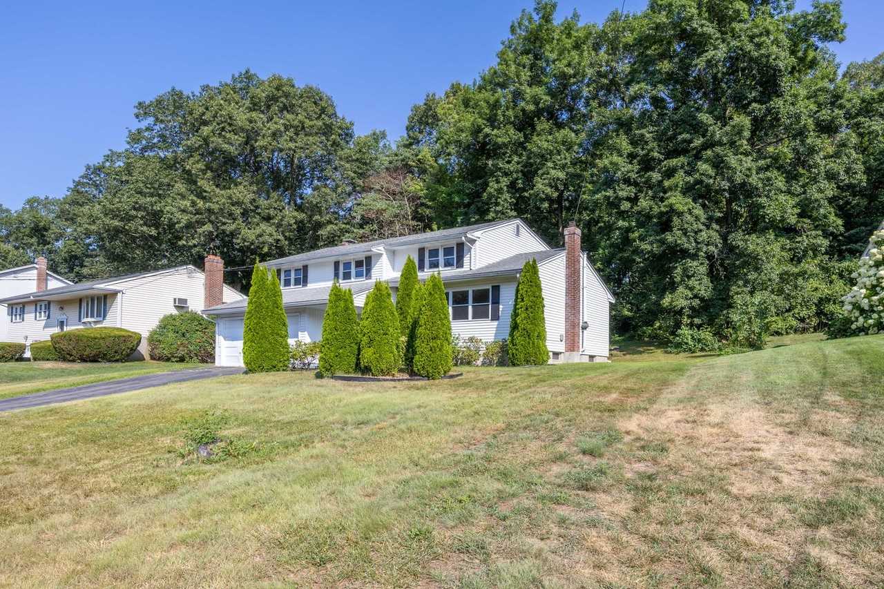 308 Candlewyck Dr - Photo 2 of 33