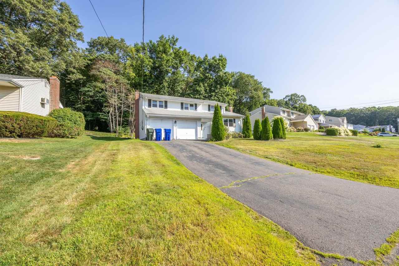 308 Candlewyck Dr - Photo 3 of 33