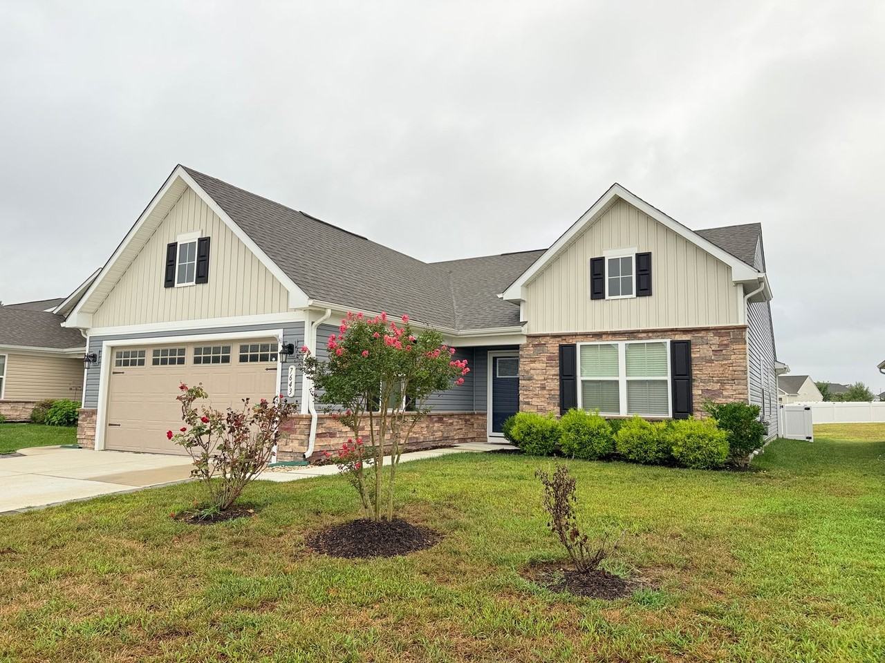 7643 Central Parke Blvd - Photo 2 of 16