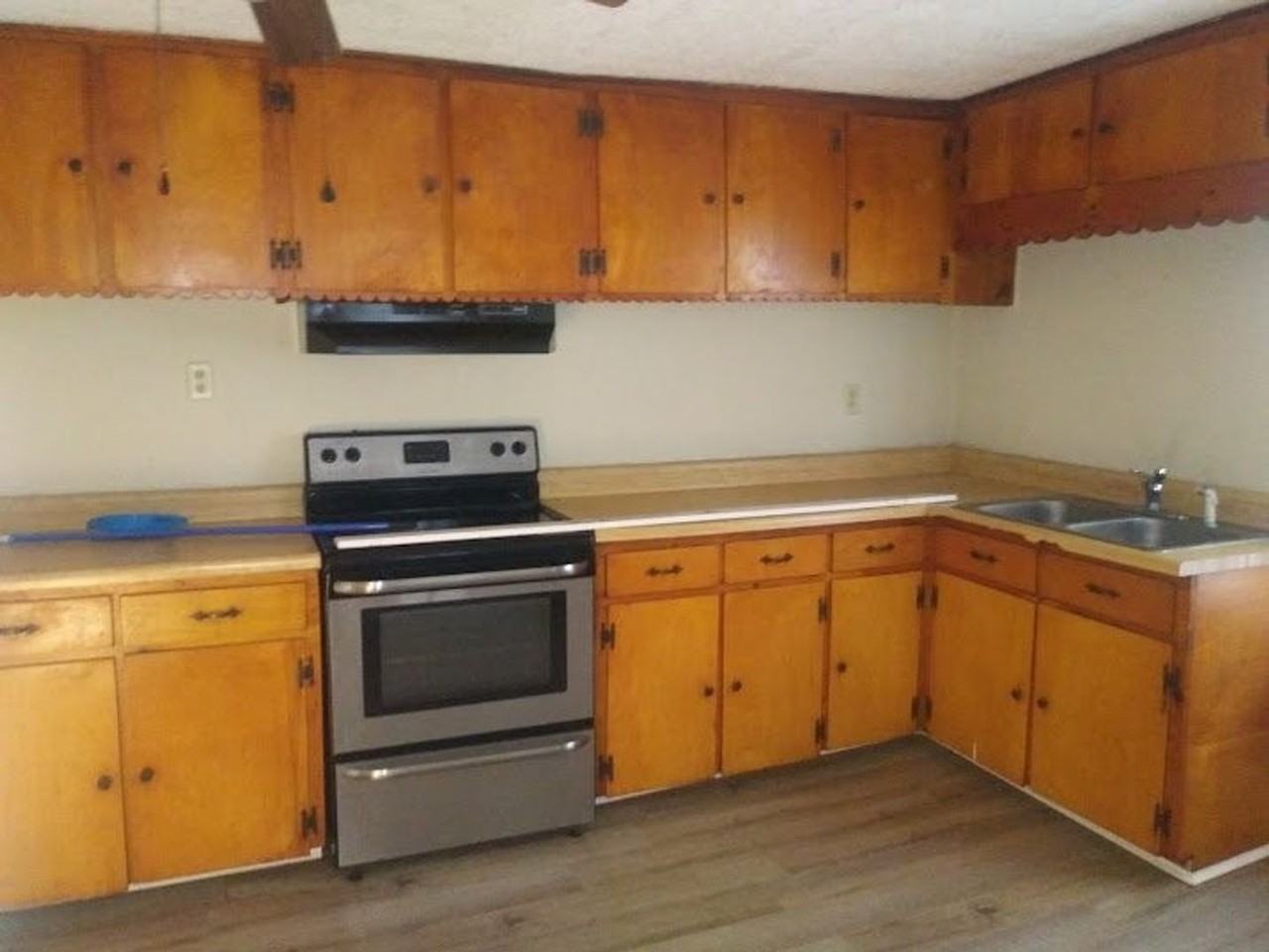 131 Dorman St - Photo 3 of 8