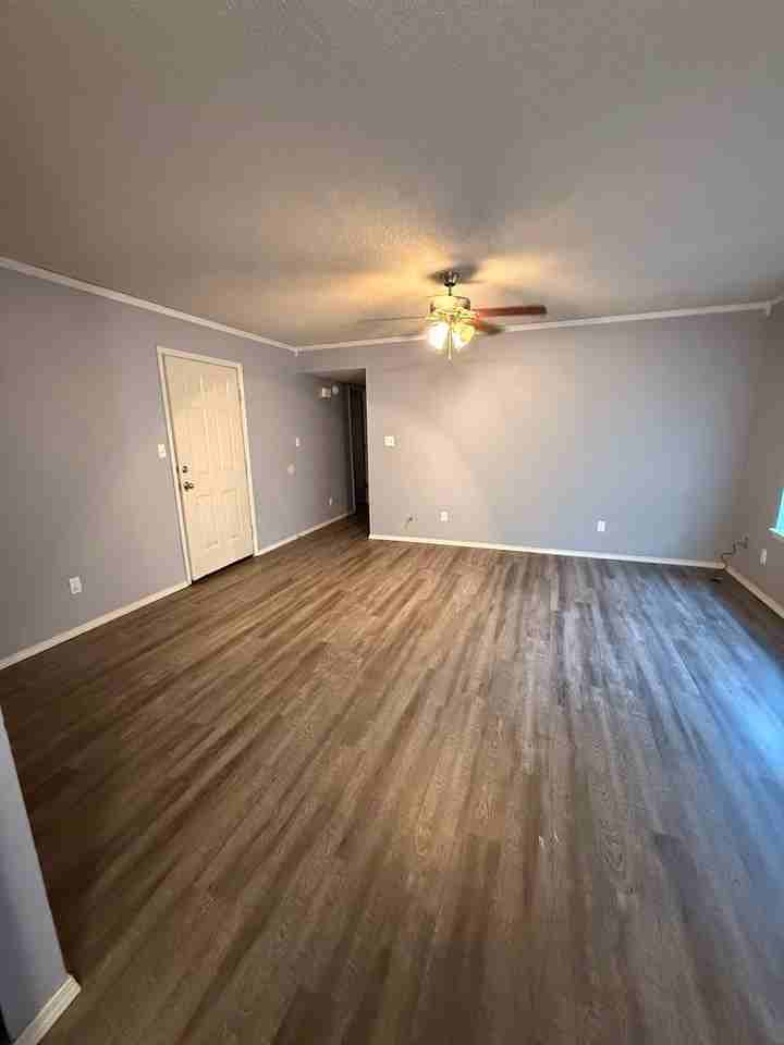 1309 Grand Oak Dr - Photo 2 of 10