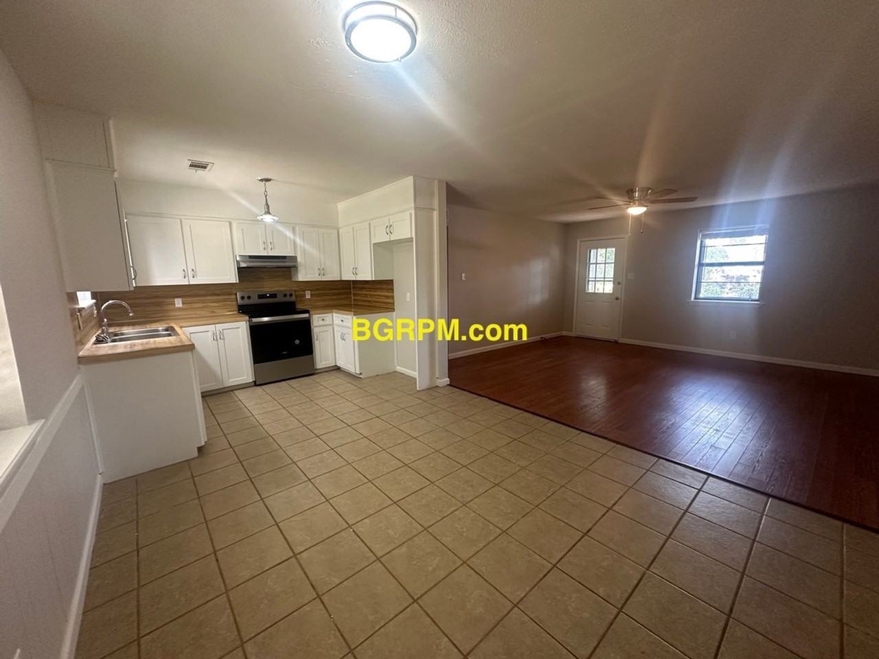 423 Honeysuckle Ln - Photo 4 of 8