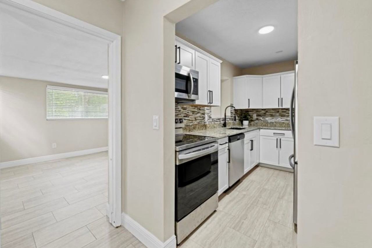 1013 Embassy Ave - Photo 6 of 14