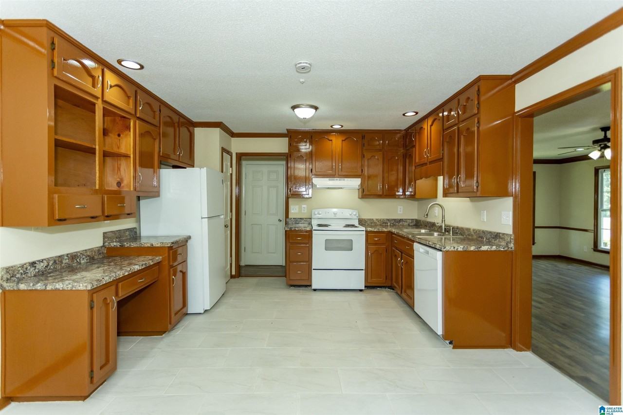 917 Dunridge Dr - Photo 7 of 21