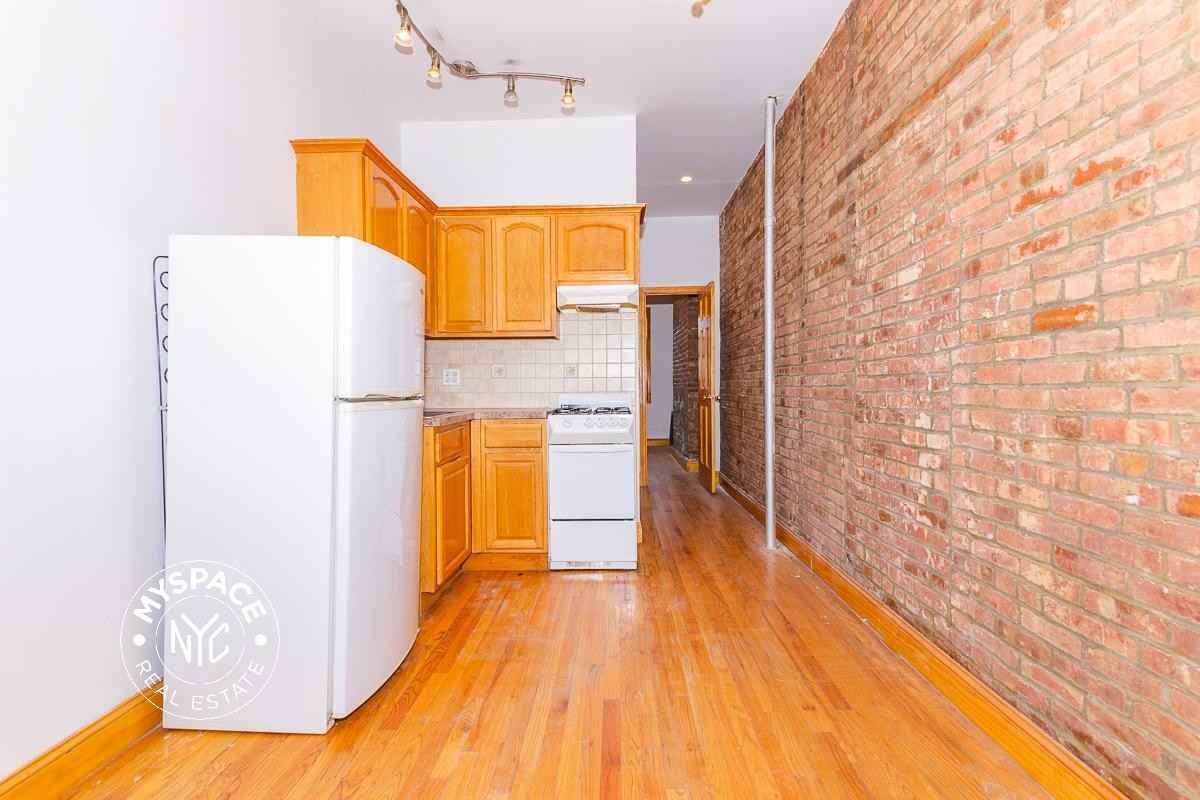 215 Franklin St #1R