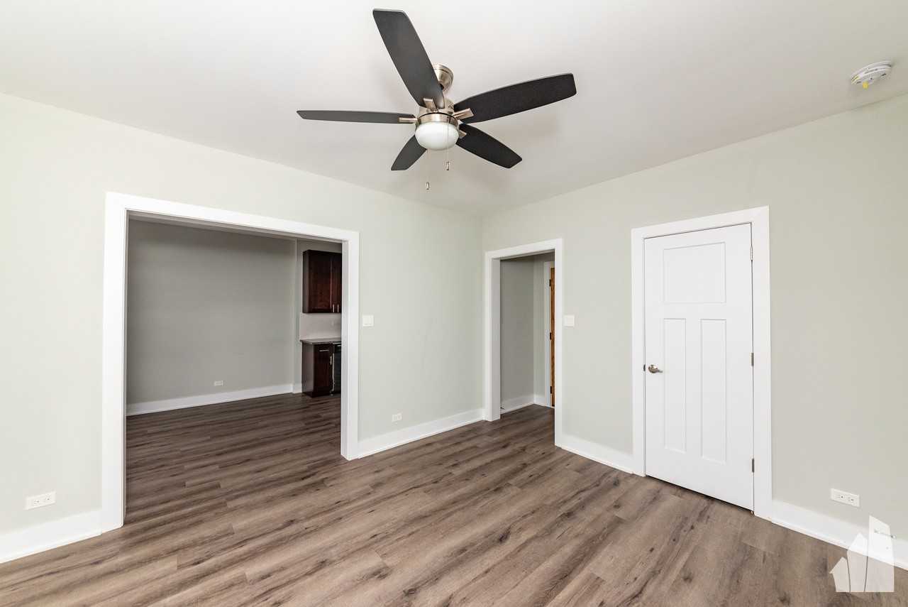 485 Roger Williams Avenue #725-21 - Photo 4 of 13