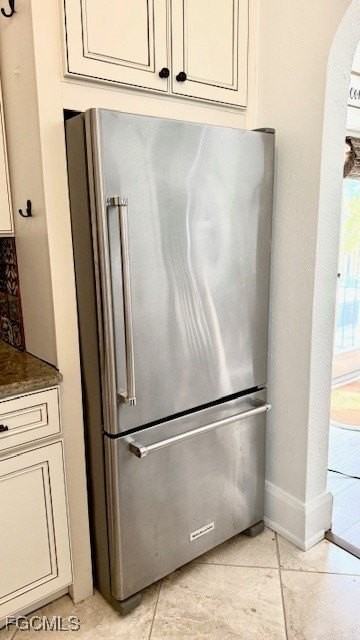 2408 Euclid Ave - Photo 4 of 32