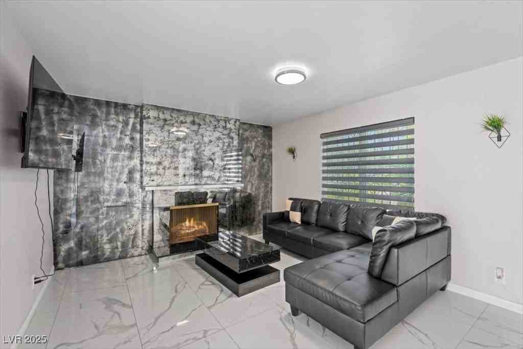 3001 Carruth St - Photo 6 of 50