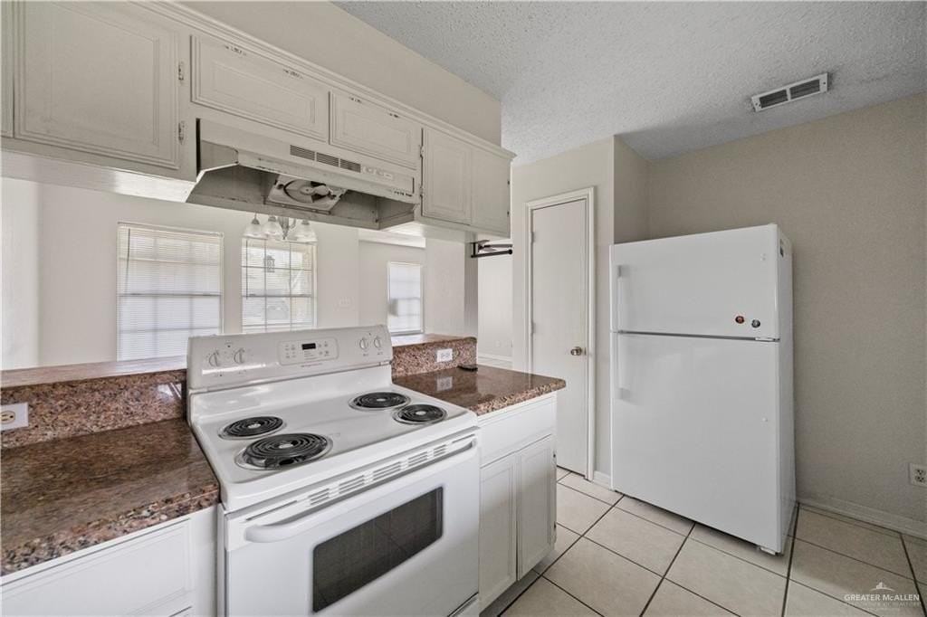 2004 Fullerton Ave - Photo 5 of 12