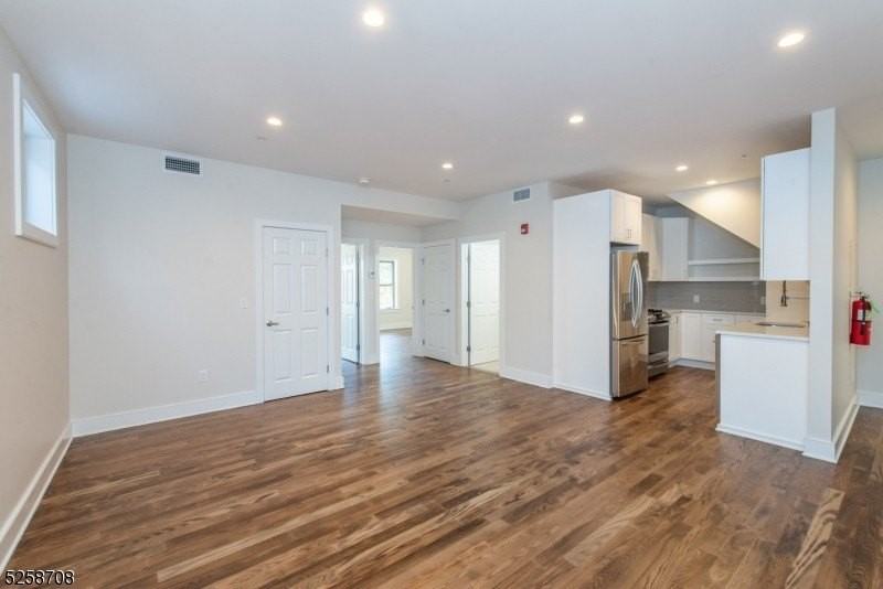 16 Waverly Pl #B - Photo 4 of 13