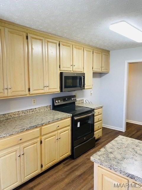 7204 Brampton Ln - Photo 3 of 15