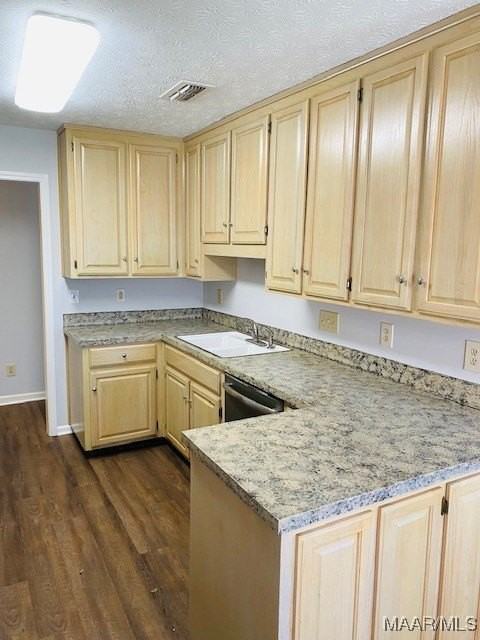 7204 Brampton Ln - Photo 4 of 15