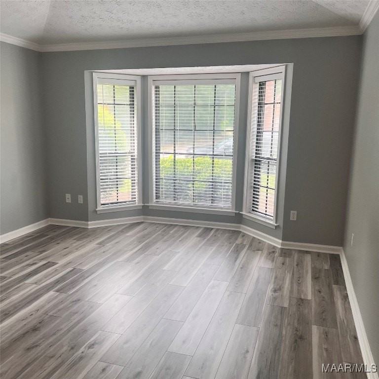 3957 Elm Ave - Photo 3 of 31