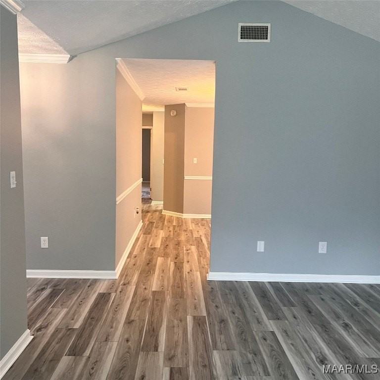 3957 Elm Ave - Photo 4 of 31