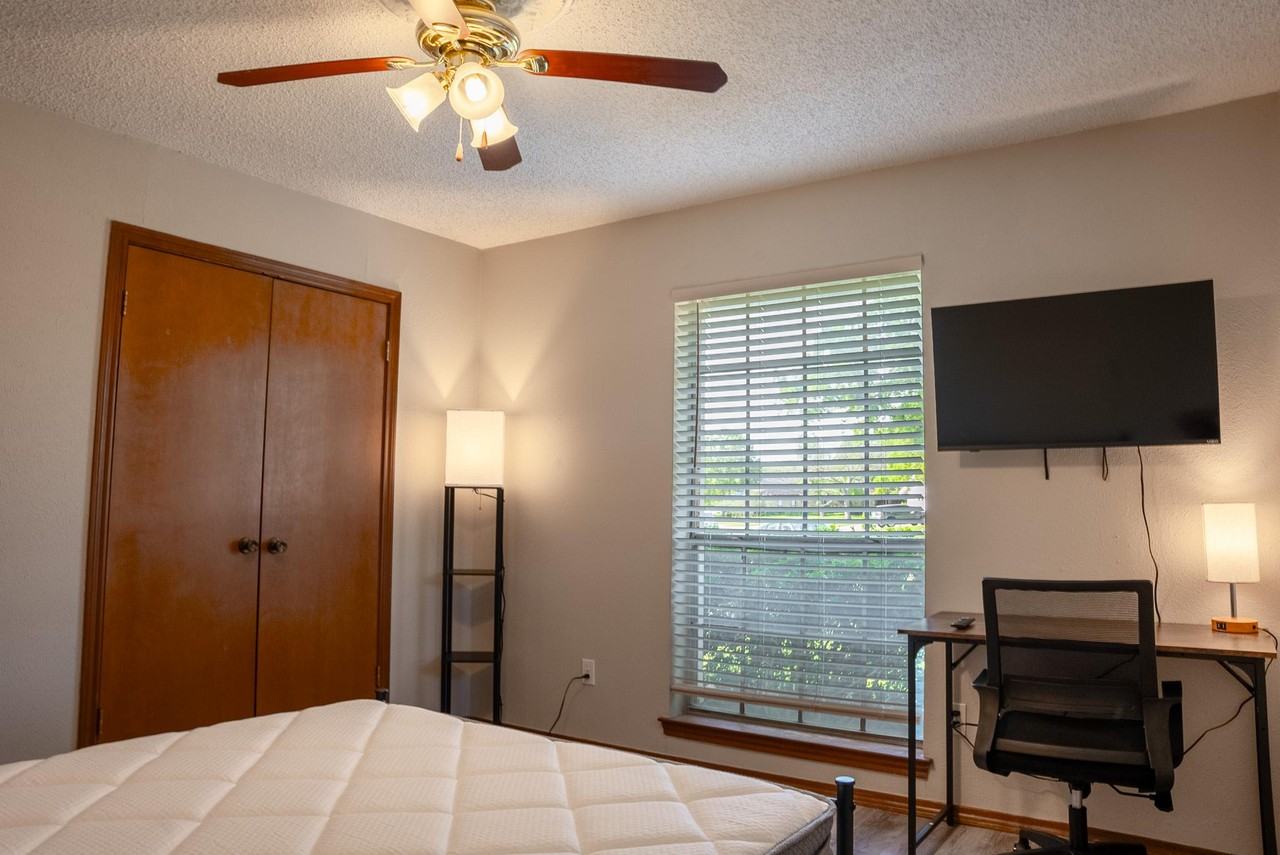 Saint Claire Dr - Photo 7 of 7