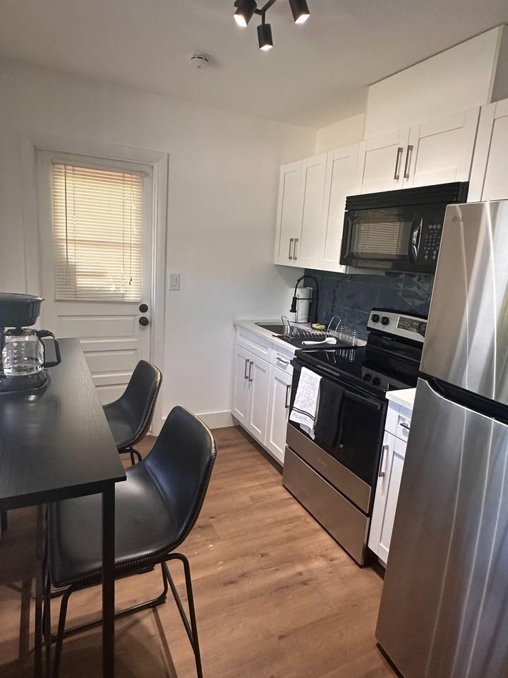 Sw Monroe Cir N - Photo 2 of 9