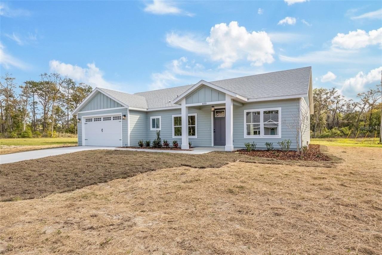 600 Fisher Dr - Photo 2 of 24