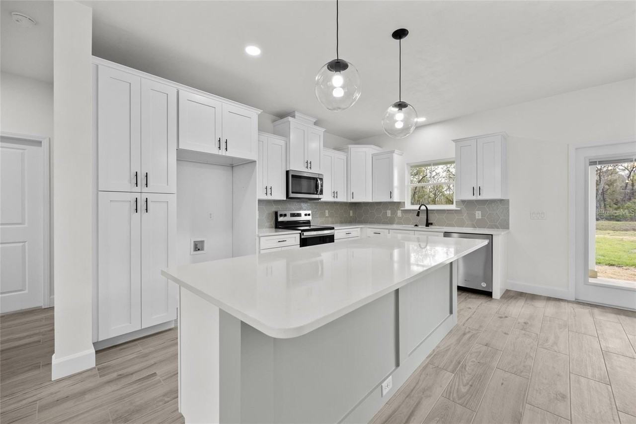 600 Fisher Dr - Photo 5 of 24