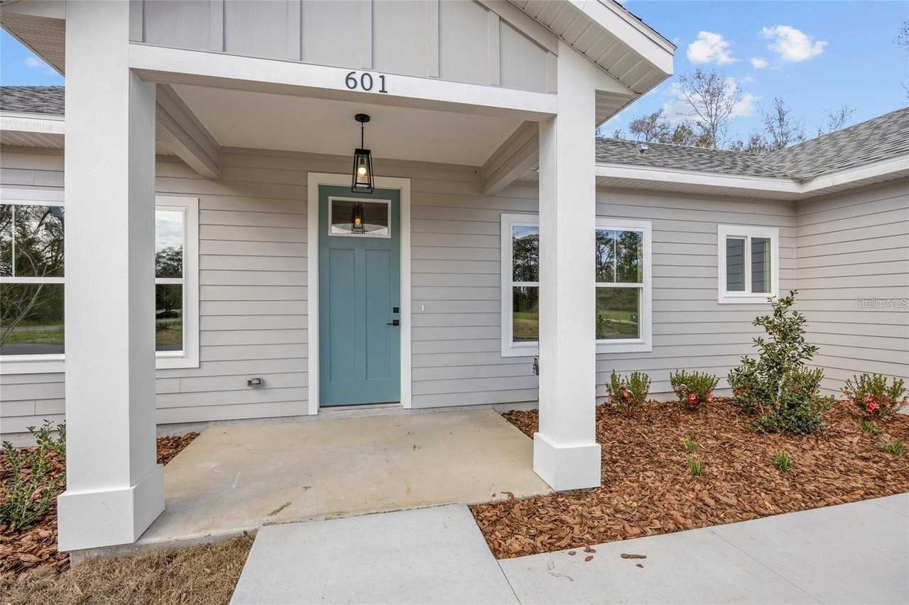 601 Fisher Dr - Photo 2 of 29