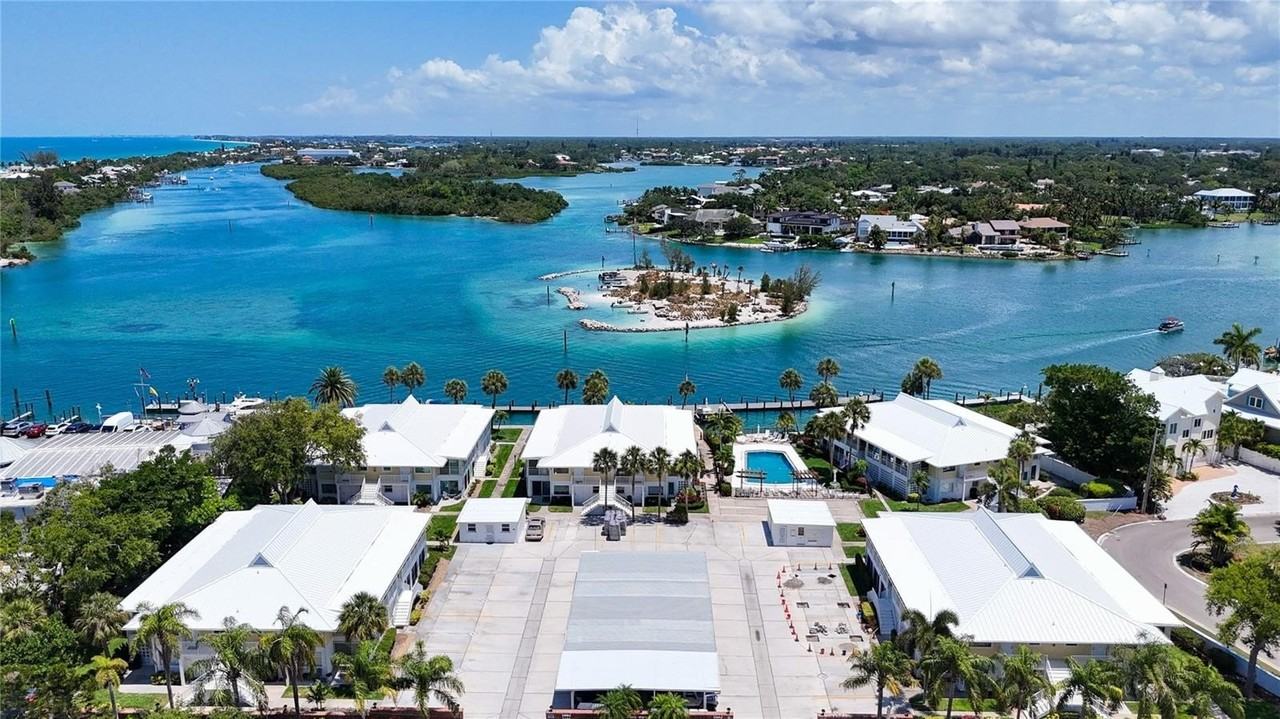 999 Inlet Cir #B104 - Photo 2 of 18