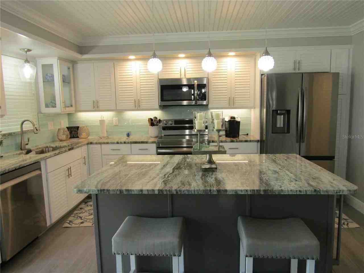 999 Inlet Cir #B104 - Photo 6 of 18