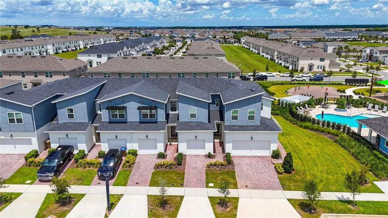 9039 Beach Tea Way - Photo 3 of 43