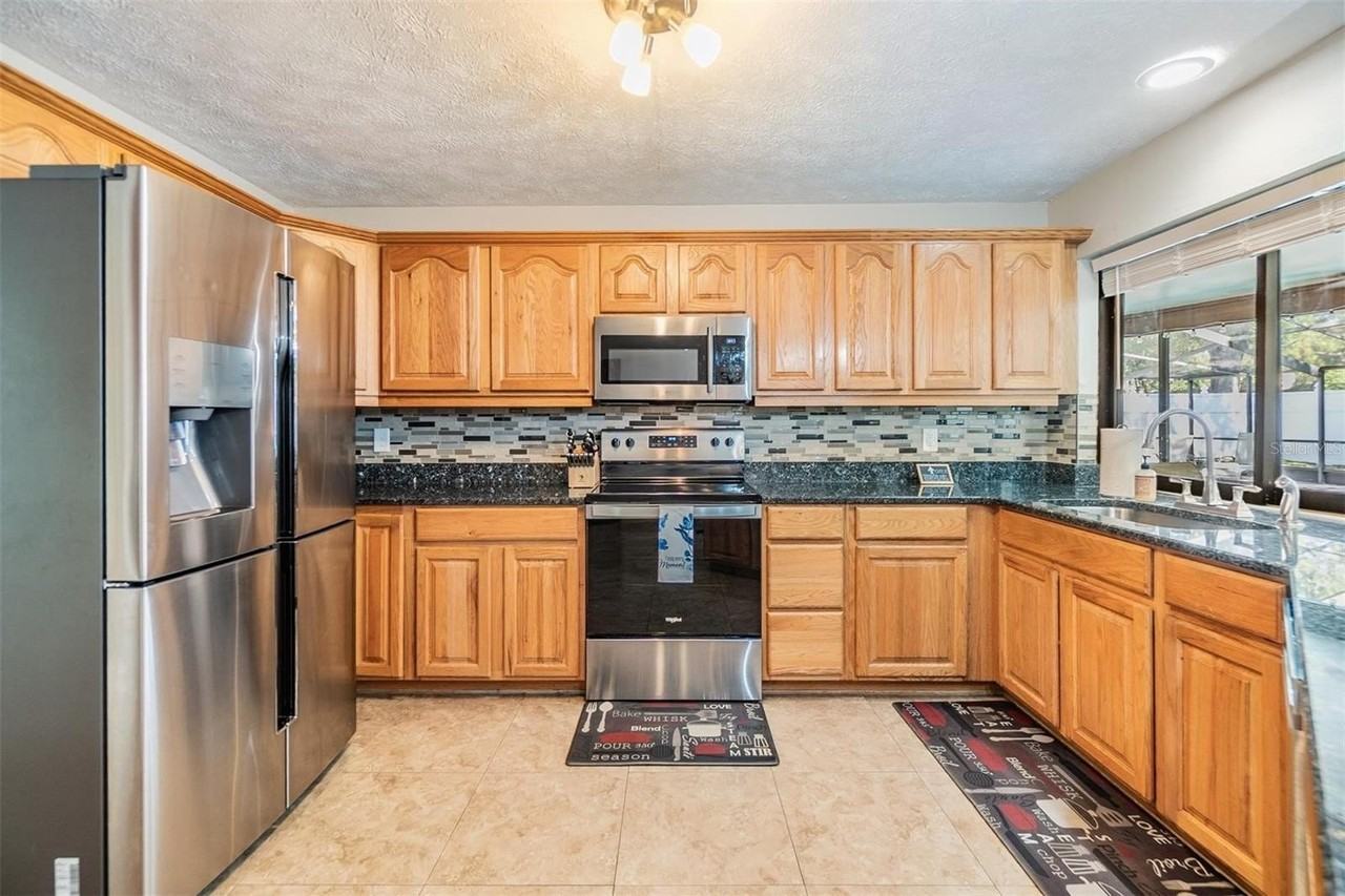 1 Fernery Ln - Photo 6 of 44