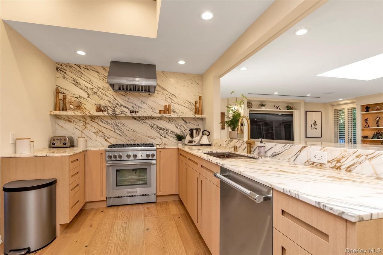 15 Parkway Dr - Photo 7 of 45